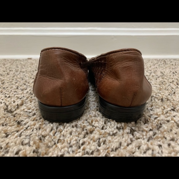 Trotters Liz Loafer Brown - Picture 6 of 11
